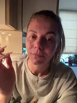 Snapshot of tanyagrey chatting on 11.28.25 tanyagrey online show from 11.28.25