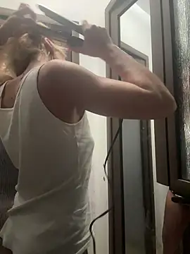 Snapshot of tanyagrey chatting on 12.02.25 tanyagrey online show from 12.02.25