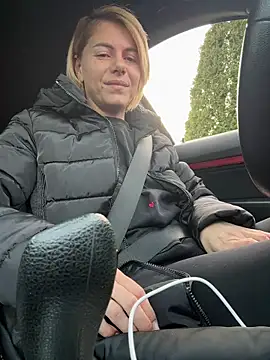 Snapshot of tanyagrey chatting on 12.05.25 tanyagrey online show from 12.05.25