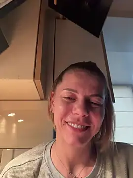 Snapshot of tanyagrey chatting on 12.16.25 tanyagrey online show from 12.16.25