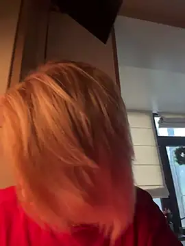 Snapshot of tanyagrey chatting on 12.17.25 tanyagrey online show from 12.17.25