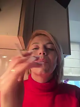 Snapshot of tanyagrey chatting on 12.20.25 tanyagrey online show from 12.20.25