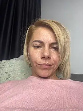 Snapshot of tanyagrey chatting on 12.22.25 tanyagrey online show from 12.22.25