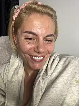 Snapshot of tanyagrey chatting on 01.05.26 tanyagrey online show from 01.05.26