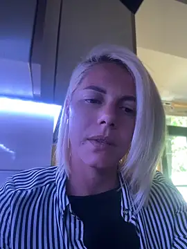 Snapshot of tanyagrey chatting on 06.18.26 tanyagrey online show from 06.18.26