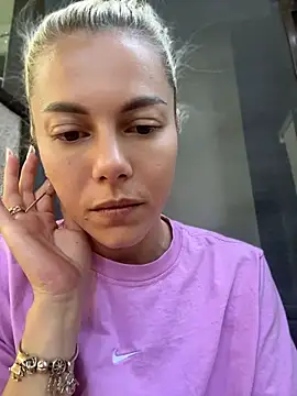 Snapshot of tanyagrey chatting on 06.19.26 tanyagrey online show from 06.19.26