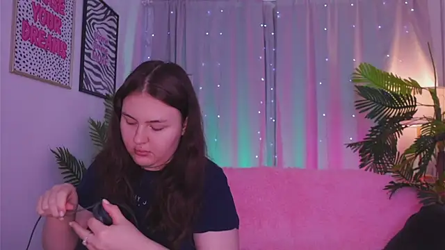 Snapshot of Mia__Peach chatting on 03.12.25 Mia Peach online show from 03.12.25