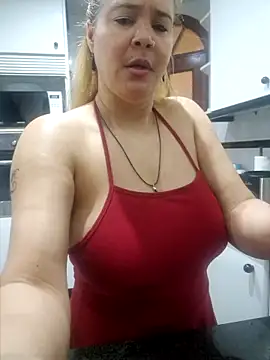 Snapshot of lamorbosa37 chatting on 01.28.25 lamorbosa37 online show from 01.28.25