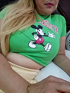 Snapshot of lamorbosa37 chatting on 03.14.25 lamorbosa37 online show from 03.14.25