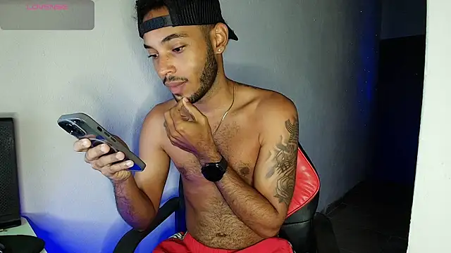 Snapshot of colinbrown chatting on 02.04.26 colinbrown online show from 02.04.26