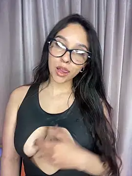 Snapshot of ThaliaRivera_ chatting on 03.14.25 ThaliaRivera online show from 03.14.25