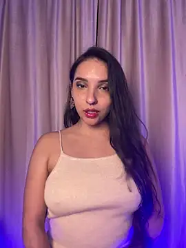 Snapshot of ThaliaRivera_ chatting on 10.17.25 ThaliaRivera online show from 10.17.25