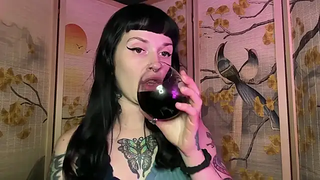 Snapshot of Marcelinegoddess chatting on 06.04.26 Marcelinegoddess online show from 06.04.26