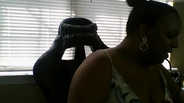 Snapshot of Badgirlbrittt chatting on 09.25.25 Badgirlbrittt online show from 09.25.25