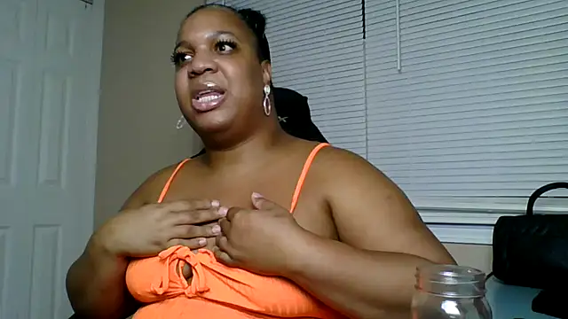 Snapshot of Badgirlbrittt chatting on 09.27.25 Badgirlbrittt online show from 09.27.25
