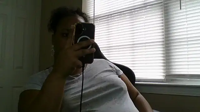 Snapshot of Badgirlbrittt chatting on 09.29.25 Badgirlbrittt online show from 09.29.25