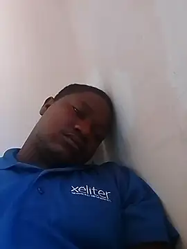 Snapshot of Algenis1232 chatting on 11.08.25 Algenis1232 online show from 11.08.25