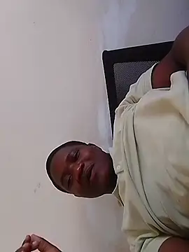 Snapshot of Algenis1232 chatting on 11.30.25 Algenis1232 online show from 11.30.25