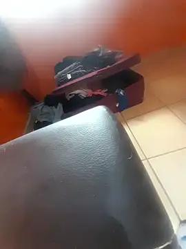 Snapshot of miicheele32 chatting on 01.02.25 miicheele32 online show from 01.02.25