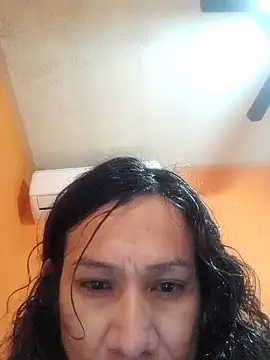 Snapshot of miicheele32 chatting on 01.27.25 miicheele32 online show from 01.27.25