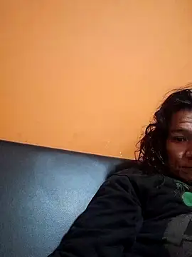 Snapshot of miicheele32 chatting on 02.05.25 miicheele32 online show from 02.05.25