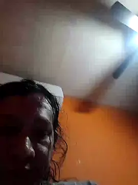 Snapshot of miicheele32 chatting on 02.08.25 miicheele32 online show from 02.08.25