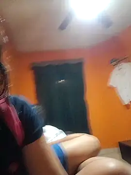 Snapshot of miicheele32 chatting on 02.19.25 miicheele32 online show from 02.19.25