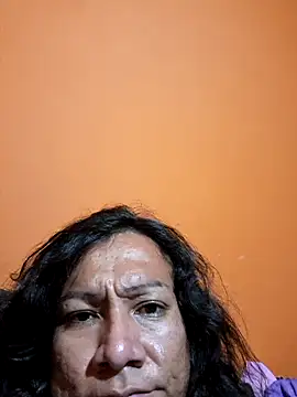 Snapshot of miicheele32 chatting on 10.01.25 miicheele32 online show from 10.01.25