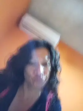 Snapshot of miicheele32 chatting on 11.17.25 miicheele32 online show from 11.17.25