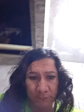 Snapshot of miicheele32 chatting on 11.23.25 miicheele32 online show from 11.23.25