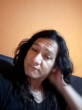 Snapshot of miicheele32 chatting on 11.25.25 miicheele32 online show from 11.25.25