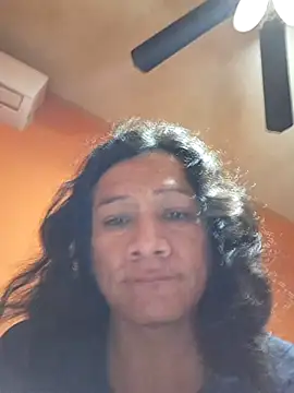 Snapshot of miicheele32 chatting on 12.05.25 miicheele32 online show from 12.05.25