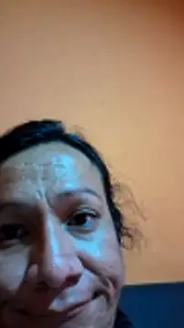 Snapshot of miicheele32 chatting on 12.15.25 miicheele32 online show from 12.15.25