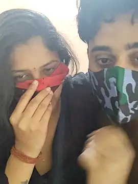 Snapshot of IND_COUPLE1 chatting on 12.08.24 IND COUPLE1 online show from 12.08.24