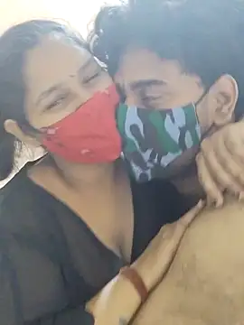 Snapshot of IND_COUPLE1 chatting on 12.08.24 IND COUPLE1 online show from 12.08.24