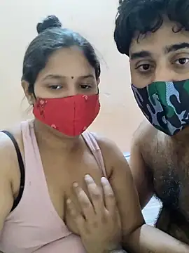 Snapshot of IND_COUPLE1 chatting on 12.10.24 IND COUPLE1 online show from 12.10.24