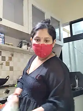 Snapshot of IND_COUPLE1 chatting on 12.11.24 IND COUPLE1 online show from 12.11.24