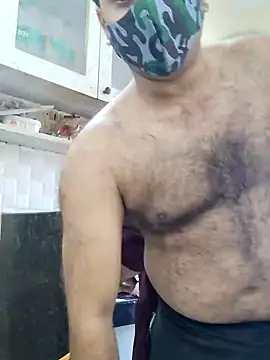 Snapshot of IND_COUPLE1 chatting on 12.15.24 IND COUPLE1 online show from 12.15.24