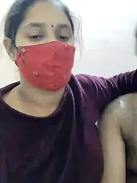 Snapshot of IND_COUPLE1 chatting on 12.15.24 IND COUPLE1 online show from 12.15.24