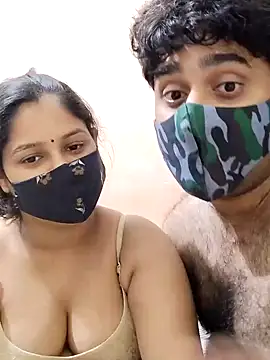 Snapshot of IND_COUPLE1 chatting on 12.28.24 IND COUPLE1 online show from 12.28.24