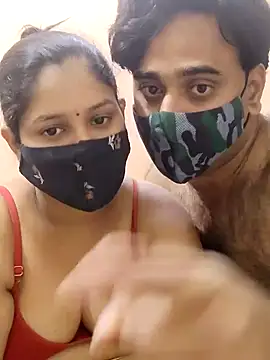 Snapshot of IND_COUPLE1 chatting on 01.02.25 IND COUPLE1 online show from 01.02.25