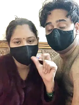 Snapshot of IND_COUPLE1 chatting on 01.14.25 IND COUPLE1 online show from 01.14.25