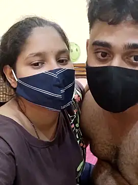 Snapshot of IND_COUPLE1 chatting on 02.16.25 IND COUPLE1 online show from 02.16.25