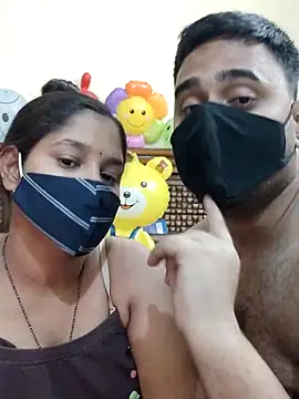 Snapshot of IND_COUPLE1 chatting on 02.22.25 IND COUPLE1 online show from 02.22.25