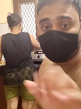 Snapshot of IND_COUPLE1 chatting on 02.25.25 IND COUPLE1 online show from 02.25.25