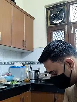 Snapshot of IND_COUPLE1 chatting on 03.01.25 IND COUPLE1 online show from 03.01.25