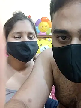 Snapshot of IND_COUPLE1 chatting on 03.01.25 IND COUPLE1 online show from 03.01.25