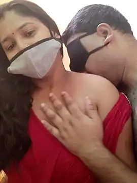 Snapshot of IND_COUPLE1 chatting on 03.18.26 IND COUPLE1 online show from 03.18.26