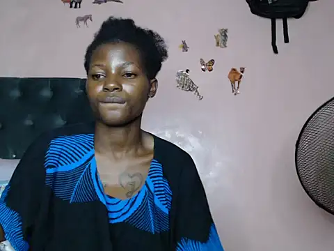 Snapshot of TrishaKalid chatting on 02.13.25 TrishaKalid online show from 02.13.25