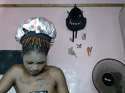 Snapshot of TrishaKalid chatting on 02.23.25 TrishaKalid online show from 02.23.25